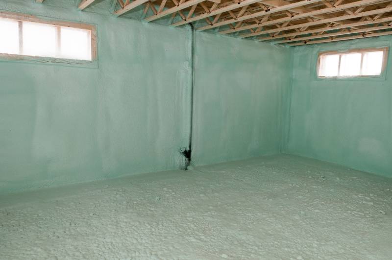 Spray foam insulation contractor